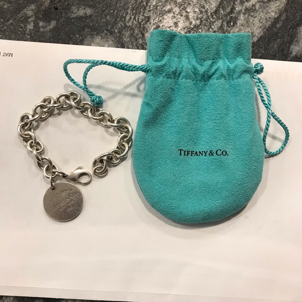 Return to Tiffany & Co Round Tag chain bracelet